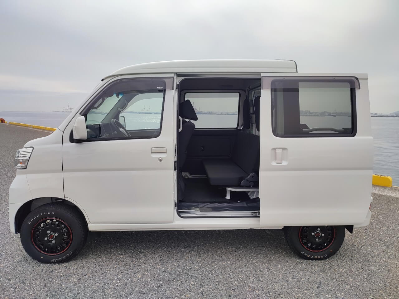 2020 Daihatsu Deck Van add image thumbnail